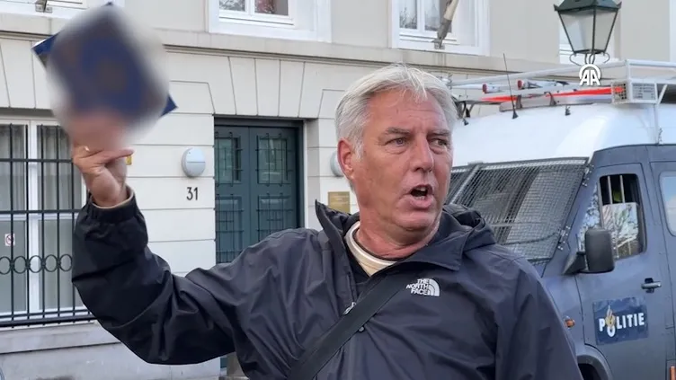 Hollanda'da Kur’an-ı Kerim’e alçakça saldırı!