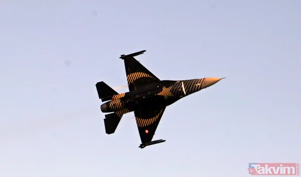 Antalya'nın fethi törenlerinde SOLOTÜRK'ten nefes kesen gösteri - 16