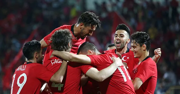 Milli yıldız Zeki Çelik'e İtalyan kancası! Rekor bonservis talebi...