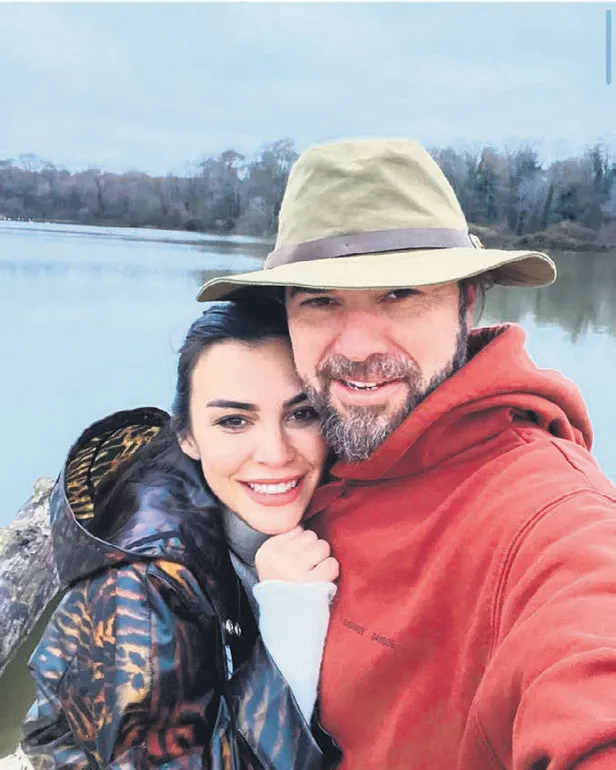 irakta-ilk-kez-uluslararasi-kadin-sanatci-olarak-konser-veren-bulent-ersoya-koruma-ordusu-1646075400981.jpg Irak'ta ilk kez uluslararası kadın sanatçı olarak konser veren Bülent Ersoy'a koruma ordusu-7