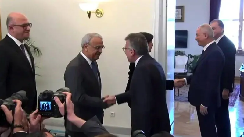 dem-imrali-heyeti-adalet-bakani-tunc-ve-meclis-baskani-kurtulmusla-gorusecek-bestepeden-randevu-istendi-1766383414260.jpeg DEM İmralı Heyeti Adalet Bakanı Tunç ve Meclis Başkanı Kurtulmuş'la görüşecek! Beştepe'den randevu istendi: Yasal ve hukuki süreç masada-5