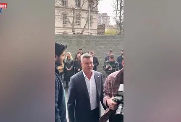 Sadettin Saran kulüp binasında