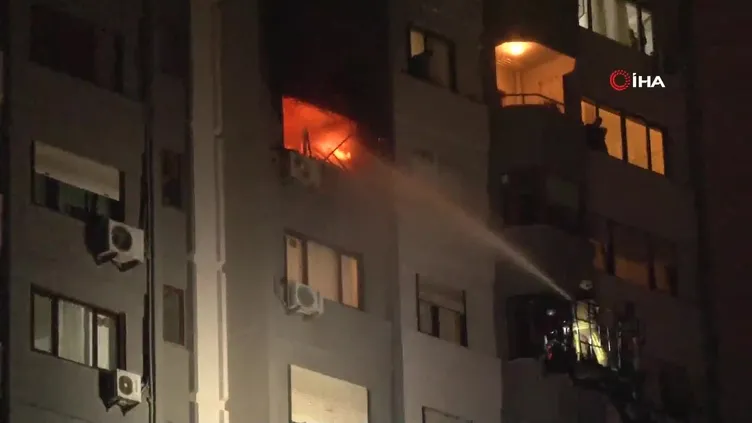 Bakırköy’de 15 katlı binada korkutan yangın