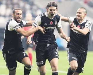 Mitrovic out, Atınç in