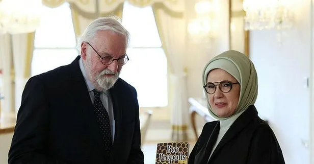 Başkan Recep Tayyip Erdoğan'ın eşi Emine Erdoğan'a Dr. Beck Apiterapi Ödülü takdim edildi