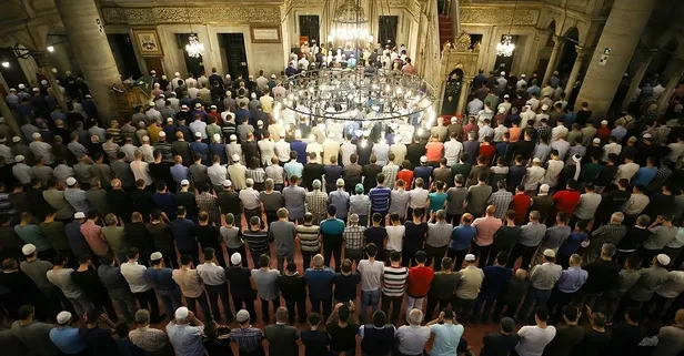 11 ayın sultanı, huzur ve bereket ayı Ramazan’ın ilk teravih namazı eda edildi