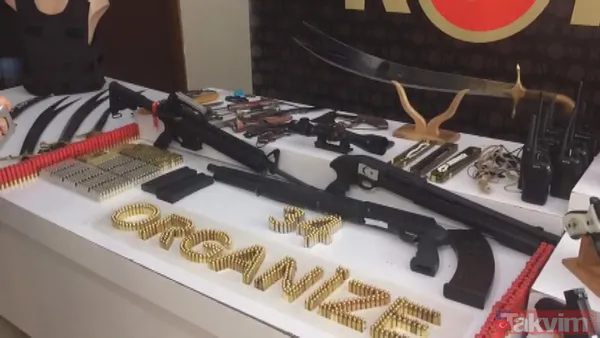 SON DAKİKA: Sedat Peker operasyonunda ele geçirilenler sergilendi! Kılıç da var - 1