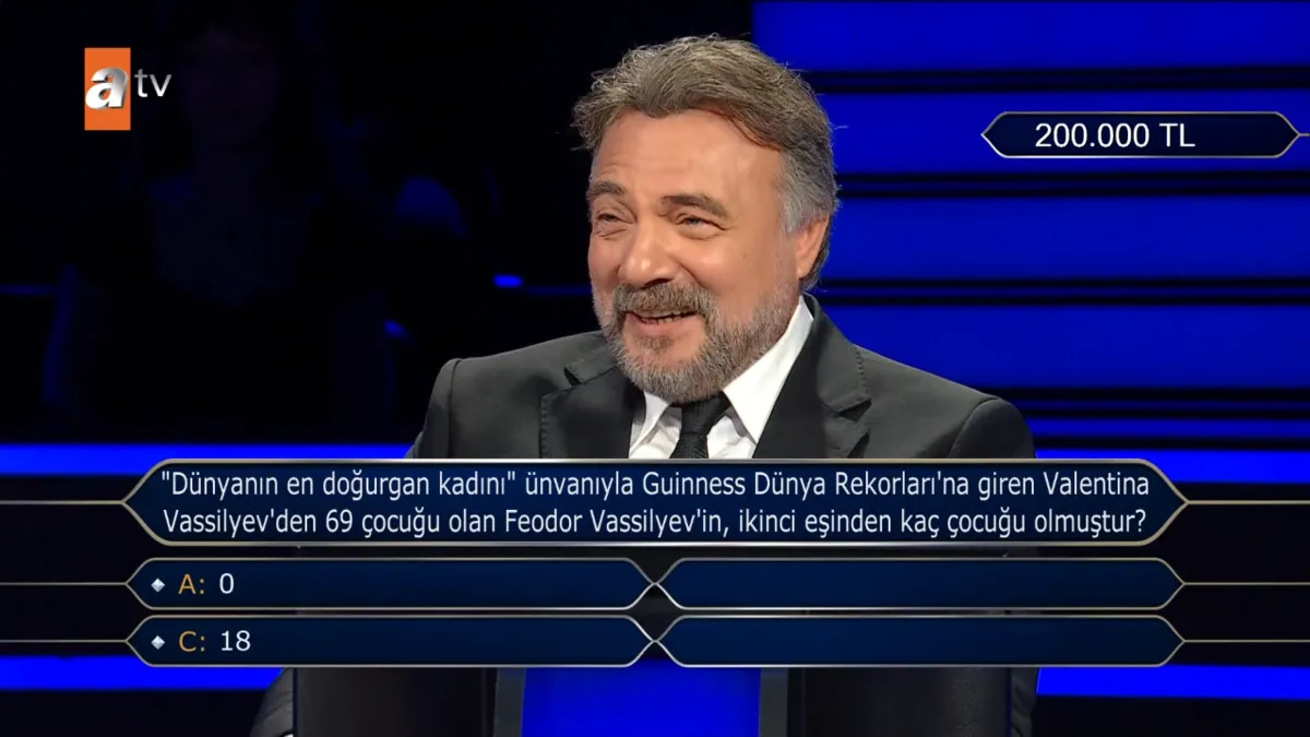 Abdurrahman Günay cevaba edebiyat tarihinden gitmeye çalıştı Kim Milyoner Olmak İster'de edebiyat hocasının zor anları: "Eyvah eyvah hocam!"-4
