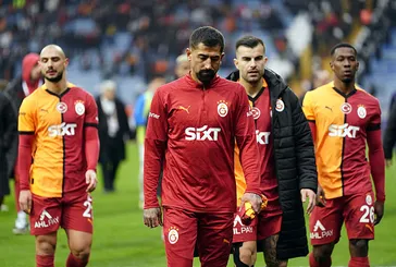 Galatasaray'da Okan Buruk ve futbolcular eleştirilerin odağında