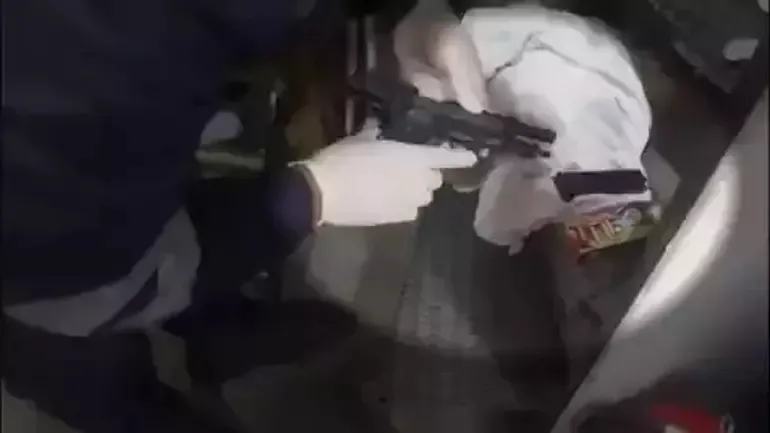 Elazığ'da 'yeşil reçete' operasyonu! Madde bağımlılarına ilaç satan 1'i doktor 17 kişi tutuklandı-2