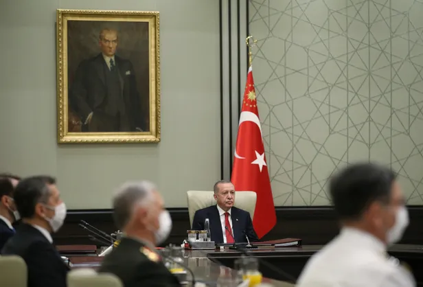 hangi-komutanlar-emekli-oldu-hangi-komutanlar-terfi-etti-2020-yas-kararlari-1595509767290.jpg Hangi komutanlar emekli oldu? Hangi komutanlar terfi etti? 2020 YAŞ kararları-3