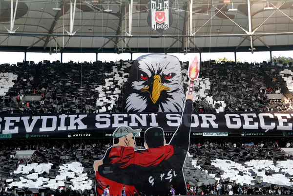 son-dakika-besiktas-uefa-ile-el-sikisti-1662132032589.jpg Son dakika: Beşiktaş UEFA ile el sıkıştı!-11