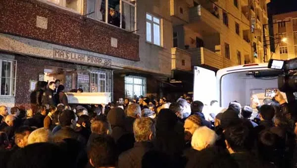 Bahçelievler'de anne ve kızı evinde ölü bulundu - 8