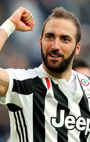 Gonzalo Higuain Milan yolunda