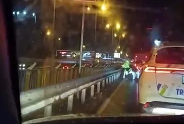 Esenyurt’ta aracını polisin üzerine alkollü sürücü tutuklandı