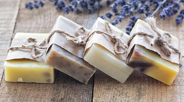 kefir-sabunu-ne-ise-yarar-faydalari-nelerdir-kefir-sabunu-nasil-kullanilir-kefir-sabununun-iceriginde-neler-va-1652446519859.jpg Kefir sabunu nasıl kullanılır? Kefir sabununun içeriğinde neler var? Kefir sabunu ne işe yarar, faydaları nelerdir?-3