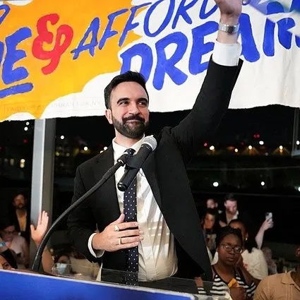 New York’un ilk Müslüman belediye başkanı olacak! Hayat hikayesi, siyasi kimliği ve Filistin desteğiyle Zohran Mamdani kimdir?
