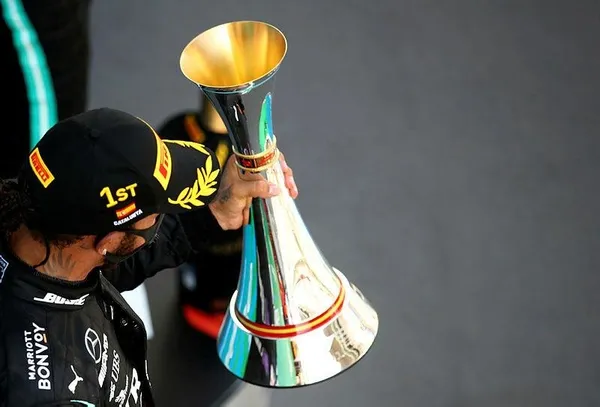 F1 İspanya Grand Prix'sini Lewis Hamilton kazandı ve tarihe geçti-1