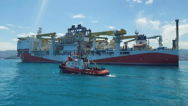 Fatih sondaj gemisi Karadeniz'de! Petrol arama çalışmaları o tarihte!-2