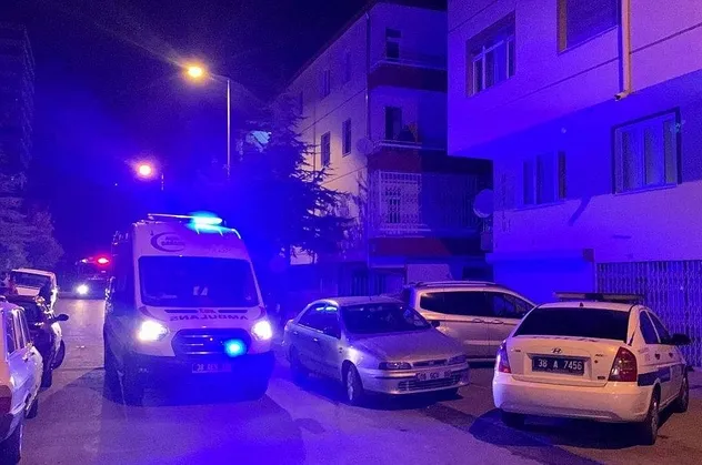 Kayseri’nin Kocasinan ilçesinde ekipler haber alınamayan şahsı intihar etmek üzereyken ipten aldı