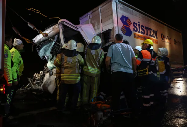 Son dakika: İstanbul'da sabah şoku! TEM'de kaza: Uzun kuyruklar oluştu-8