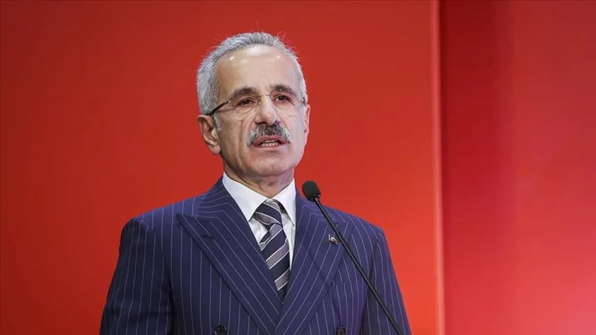 İstanbul'da taksi sorunu çözülüyor! Bakan Uraloğlu duyurdu: "Uygulama Tabanlı Taksi Taşımacılığı Sistemi'ni onaylayacağız"