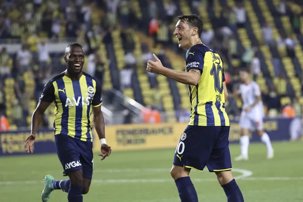 son-dakika-erman-toroglundan-flas-mesut-ozil-sozleri-demek-ki-mesut-takima-giremiyor-1629667269213.jpg SON DAKİKA: Erman Toroğlu'ndan flaş Mesut Özil sözleri: Demek ki Mesut takıma giremiyor-2