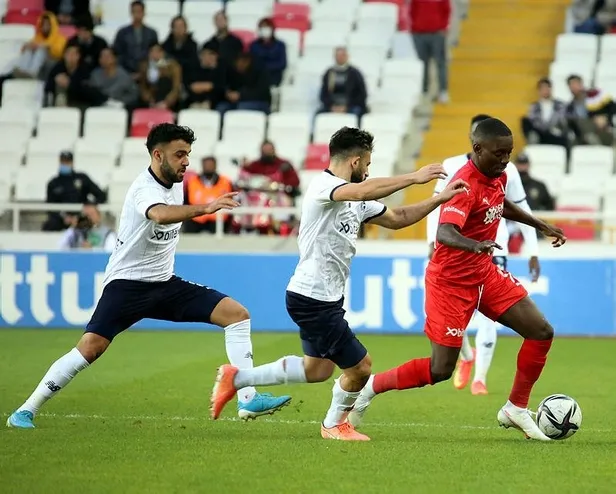 sivasspor-1-1-adana-demirspor-mac-sonucu-1635089316000.jpeg