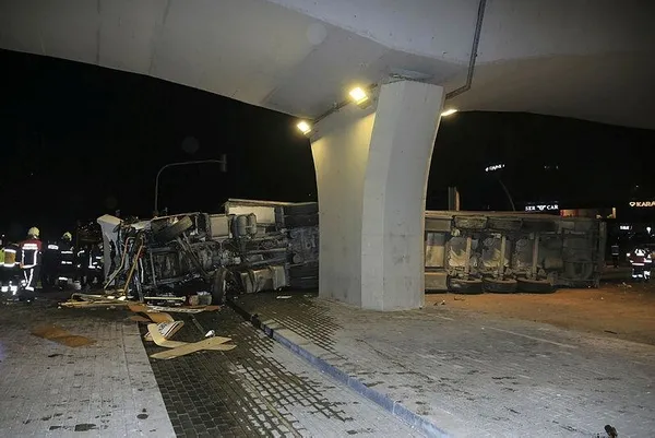 Ankara'da baharat yüklü TIR devrildi! Aracın altında kalan sürücü hayatını kaybetti-3