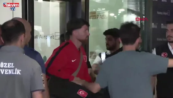 A Milli Futbol Takımı yurda döndü