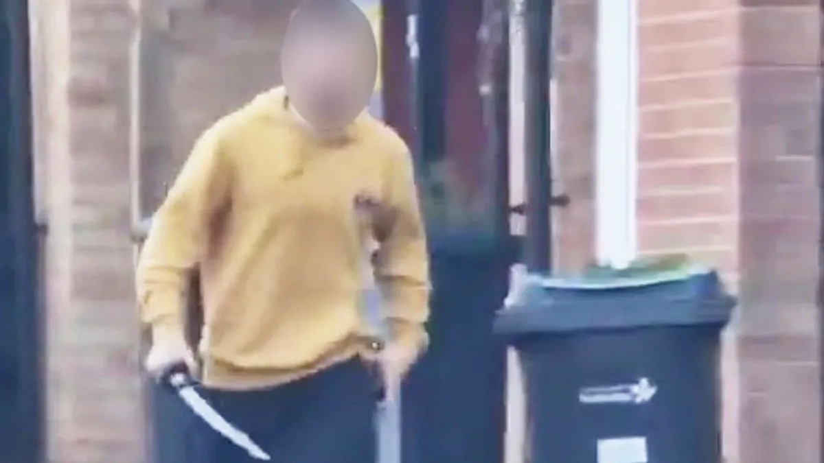 Londra’da kılıçlı terör! Hem halka hem polise saldırdı: En az beş kişi yaralandı