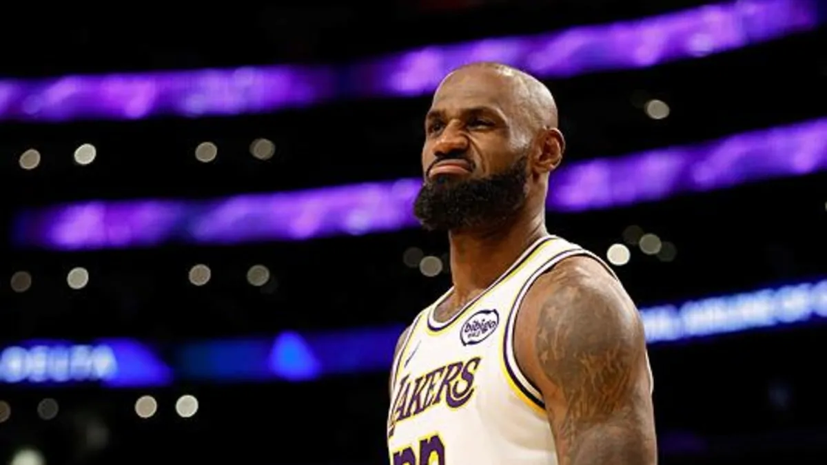 LeBron Chris Paul'u geride bıraktı