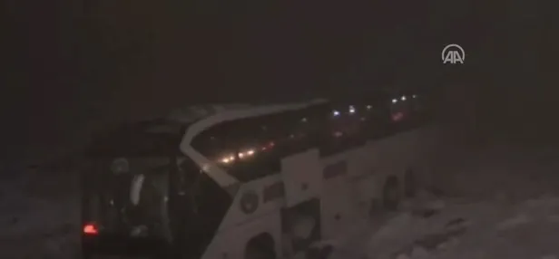 Diyarbakır'da yolcu otobüsü buzlanma nedeniyle şarampole düştü! Çok sayıda yaralı var-1