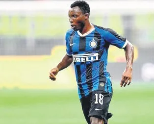 Asamoah’ta rakip Wolwes