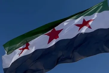 YENİ SURİYE BAYRAĞI 2024 | Yeni Suriye bayrağı neyi simgeliyor? 3 yıldız ne anlama gelir?