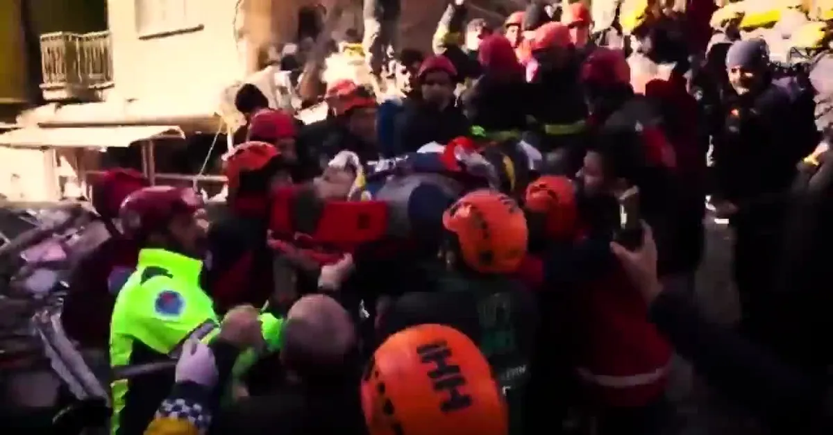 #Elazığa8binKonut | İletişim Başkanı Fahrettin Altun 'Elazığ' paylaşımı