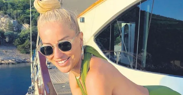 Burcu Esmersoy yeşil mayosuyla poz verdi