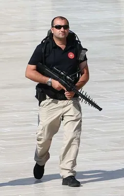 Anıtkabir'de dikkat çeken silah