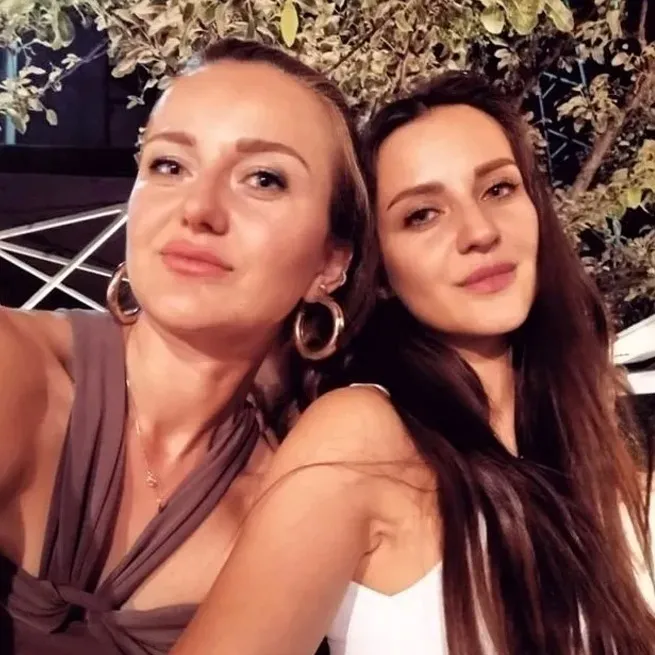 Kuruluş Osman’ın başrolü Burak Özçivit’in baldızlarına bakın! Fahriye Evcen’in kardeşleri "Güzellik genetik" dedirtti - 12