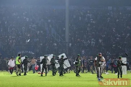 Endonezya’da dünyayı sarsan olay! Futbol maçında olay çıktı 129 kişi öldü