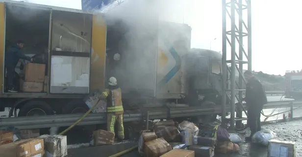 Arnavutköy'de kargo yüklü kamyon alev alev yandı!