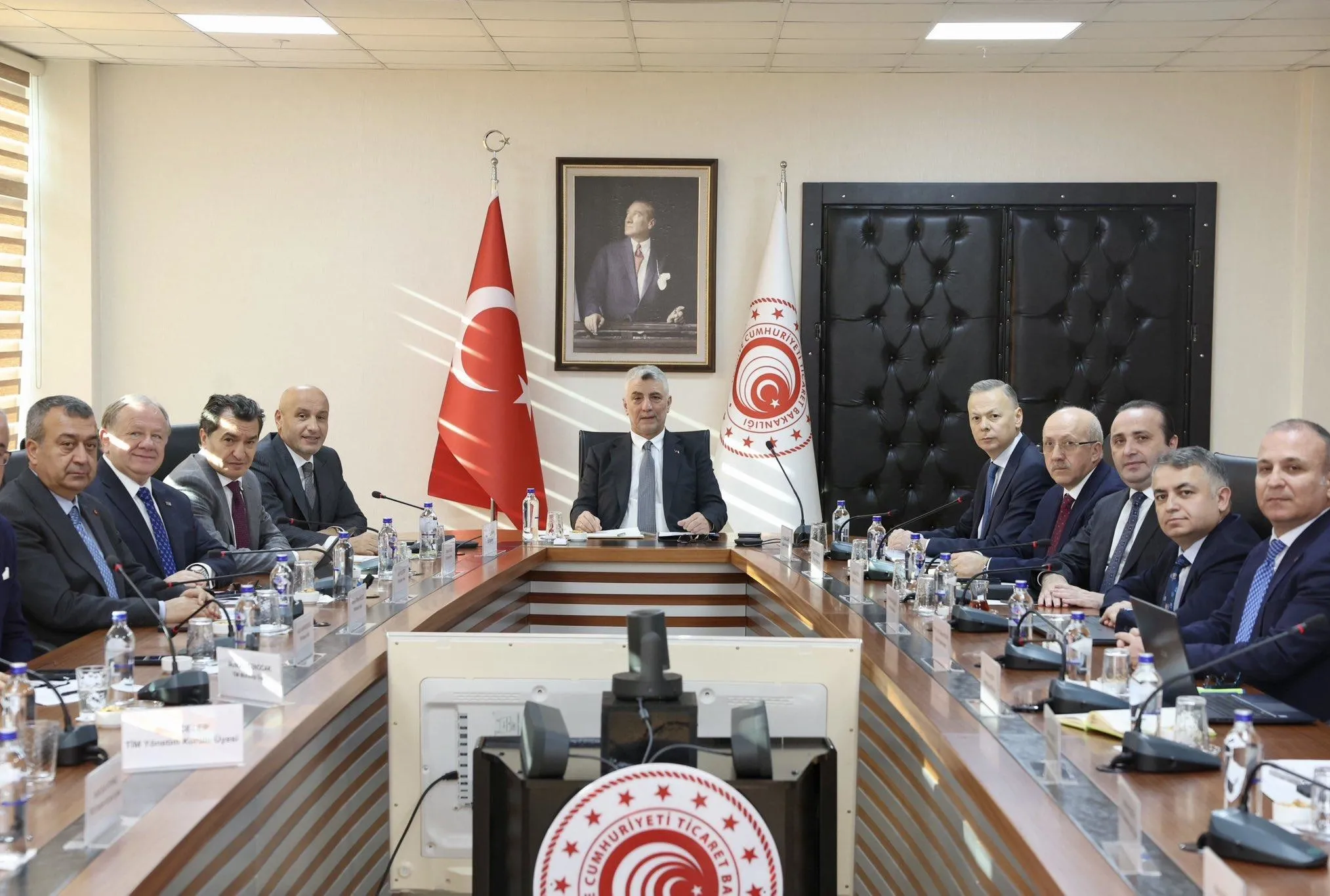 Bakan Bolat’tan önemli görüşme