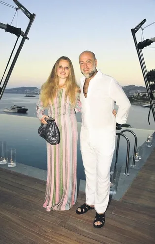 Naz Elmas ile Erol Özmandıracı'nın ayrılık nedeni ortaya çıktı! Meğerse 38 yaşındaki güzel oyuncu...