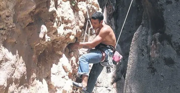 Mendos Dağı’nda kaybolan dağcı Fikret Emre’nin sırt çantası ve eşofmanına ulaşıldı