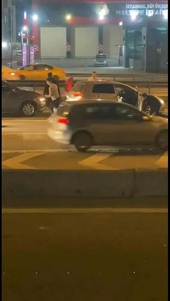 İstanbul Maltepe'de yol verme tartışması büyüyünce tekmeler ve yumruklar konuştu-4