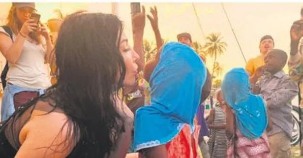 Hande Yener yeni klibi için Tanzanya'yı tercih etti