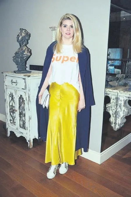 Simon Dolgu Yu Turkiye Ye Getiren Dr Huseyin Tirman In Tanitim Davetine Sosyetikler Akin Etti Takvim