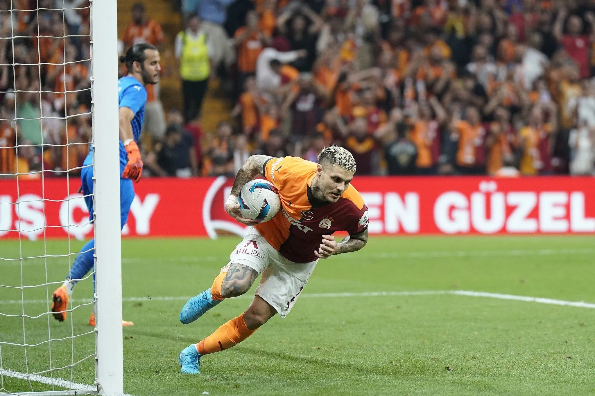 Galatasaray'da 5 ayrılık birden! Zaha'nın ardından onlar da yolcu - 6