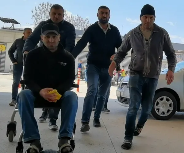 kopan-3-parmagini-arkadaslari-hastaneye-yetistirdi-1650462365596.jpg Kopan 3 parmağını arkadaşları hastaneye yetiştirdi-5