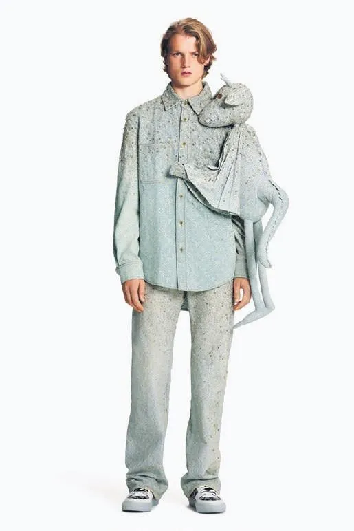 Modacılar çılgınlıkta adeta yarışa girdi: Tasarladıkları kıyafetleri görenler şoke oldu-3